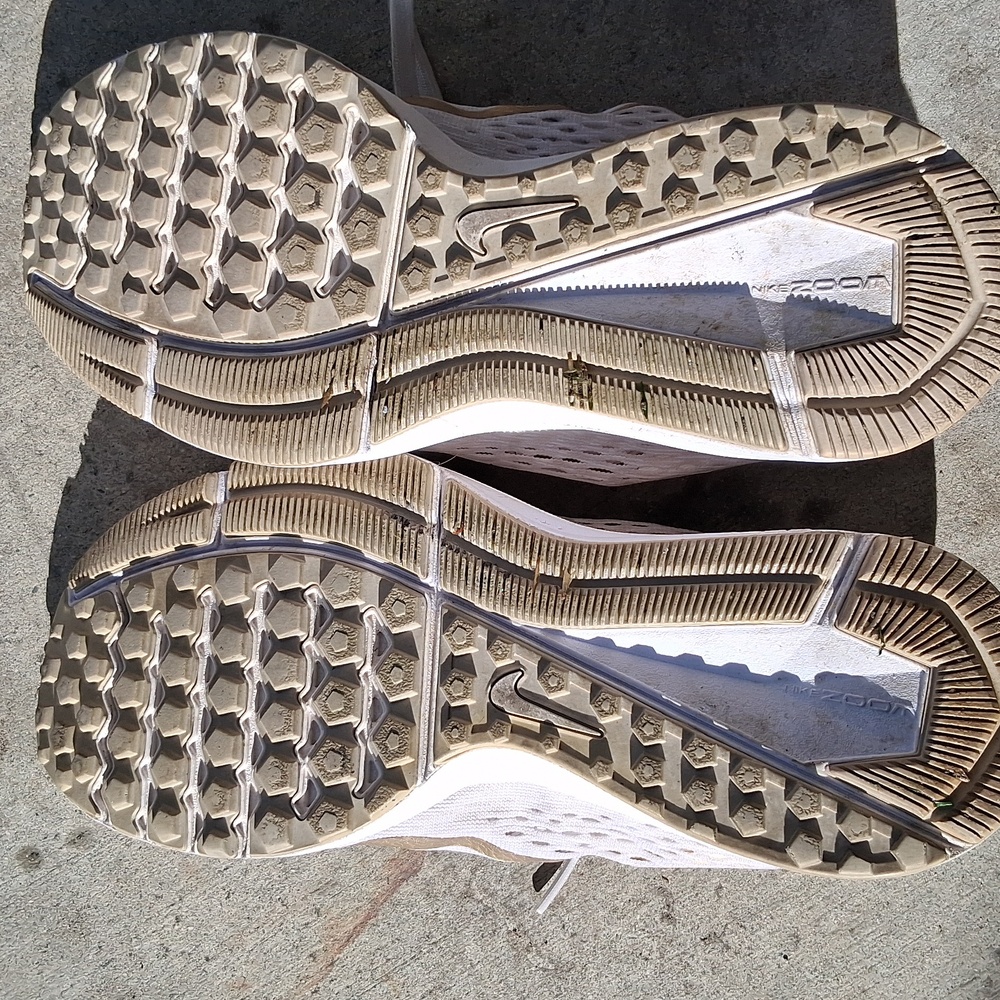 Nike Women's Zoom Winflo 5 Running Shoe - Picture 8 of 9